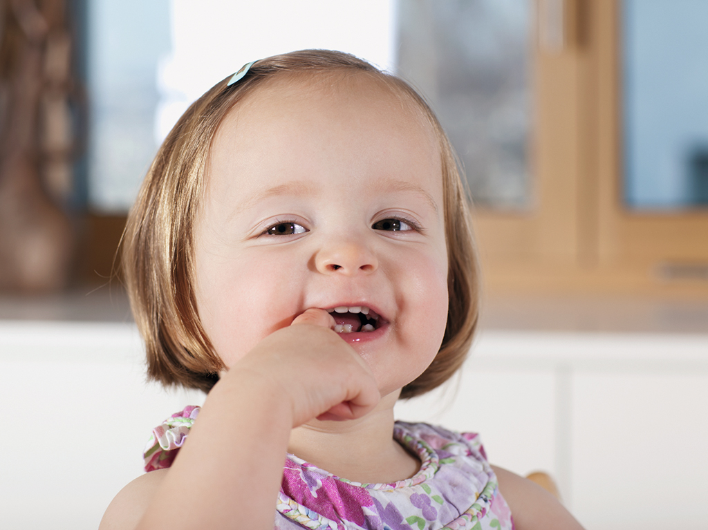 La Poussee Dentaire Baby Kleinkind Ratgeber Mit Tipps Fur Eltern Von Kindern Bis Funf Jahre